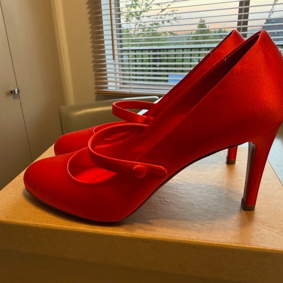 LOUBOUTIN (new!) 38.5 "Pumppie Wallis" mary-janes in Olé Red - Picture 3 of 9